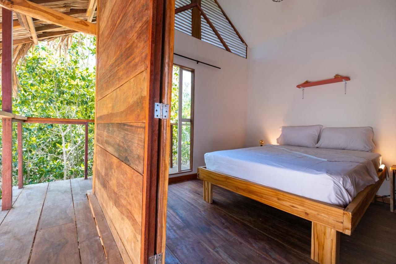 Santa Lova Eco-Hostel Isla Tintipan Tintipan Island 외부 사진