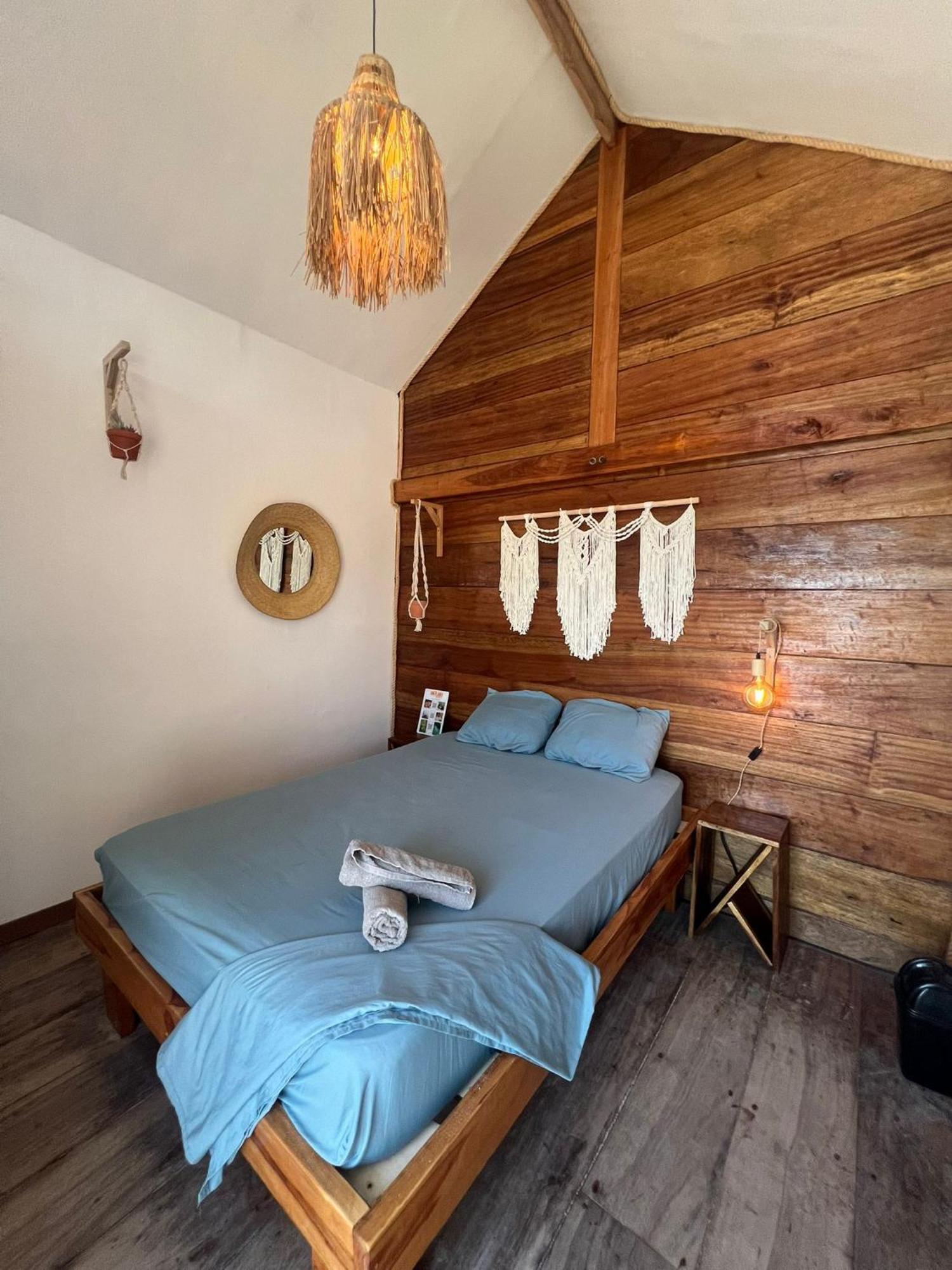 Santa Lova Eco-Hostel Isla Tintipan Tintipan Island 외부 사진
